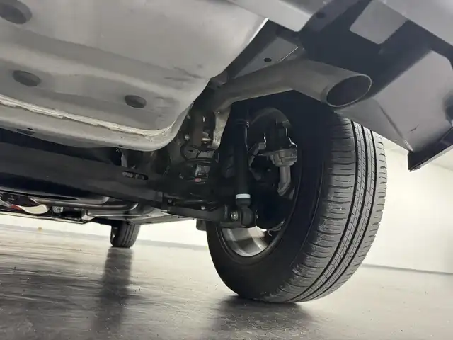 ダイハツ ロッキー プレミアム G HEV 三重県 2022(令4)年 1.5万km シャイニングホワイトパール ハイブリッド/FF/フロアCVT/純正 9インチ ディスプレイオーディオ/（FM/AM/TV/Bluetooth/USB/iPod/AppleCarPlay/AndroidAuto/HDMI）/【OP】パノラマモニター/ドライブレコーダー 前方/ビルトイン ETC/スマートアシスト/・衝突警報機能（対車両・対歩行者）/・衝突回避支援ブレーキ機能（対車両・対歩行者）/・アダプティブクルーズコントロール＆ステアリングアシスト機能/・車線逸脱警報機能/・車線逸脱抑制制御機能（ステアリングアシスト機能）/・コーナーセンサー（前後2個）/・標識認識機能（進入禁止）/装備/・ハーフレザーシート/・シートヒーター（D/N）/・電子パーキングブレーキ＆ブレーキホールド/・オートライト/・LED ヘッドランプ＆フロントフォグランプ、サイドビューランプ/・アダプティブドライビングビーム（ADB）/・オートエアコン/・ステアリングスイッチ/・プッシュスタート/・電動格納ドアミラー/・パワーウインドウ/・パワーステアリング/・純正17inAW/・保/取/・スマートキーx2/など