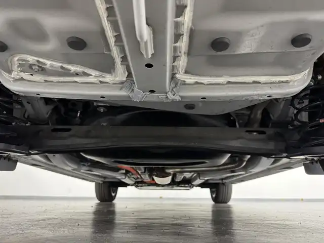 ダイハツ ロッキー プレミアム G HEV 三重県 2022(令4)年 1.5万km シャイニングホワイトパール ハイブリッド/FF/フロアCVT/純正 9インチ ディスプレイオーディオ/（FM/AM/TV/Bluetooth/USB/iPod/AppleCarPlay/AndroidAuto/HDMI）/【OP】パノラマモニター/ドライブレコーダー 前方/ビルトイン ETC/スマートアシスト/・衝突警報機能（対車両・対歩行者）/・衝突回避支援ブレーキ機能（対車両・対歩行者）/・アダプティブクルーズコントロール＆ステアリングアシスト機能/・車線逸脱警報機能/・車線逸脱抑制制御機能（ステアリングアシスト機能）/・コーナーセンサー（前後2個）/・標識認識機能（進入禁止）/装備/・ハーフレザーシート/・シートヒーター（D/N）/・電子パーキングブレーキ＆ブレーキホールド/・オートライト/・LED ヘッドランプ＆フロントフォグランプ、サイドビューランプ/・アダプティブドライビングビーム（ADB）/・オートエアコン/・ステアリングスイッチ/・プッシュスタート/・電動格納ドアミラー/・パワーウインドウ/・パワーステアリング/・純正17inAW/・保/取/・スマートキーx2/など