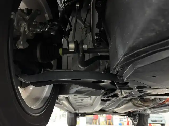 ダイハツ ロッキー プレミアム G HEV 三重県 2022(令4)年 1.5万km シャイニングホワイトパール ハイブリッド/FF/フロアCVT/純正 9インチ ディスプレイオーディオ/（FM/AM/TV/Bluetooth/USB/iPod/AppleCarPlay/AndroidAuto/HDMI）/【OP】パノラマモニター/ドライブレコーダー 前方/ビルトイン ETC/スマートアシスト/・衝突警報機能（対車両・対歩行者）/・衝突回避支援ブレーキ機能（対車両・対歩行者）/・アダプティブクルーズコントロール＆ステアリングアシスト機能/・車線逸脱警報機能/・車線逸脱抑制制御機能（ステアリングアシスト機能）/・コーナーセンサー（前後2個）/・標識認識機能（進入禁止）/装備/・ハーフレザーシート/・シートヒーター（D/N）/・電子パーキングブレーキ＆ブレーキホールド/・オートライト/・LED ヘッドランプ＆フロントフォグランプ、サイドビューランプ/・アダプティブドライビングビーム（ADB）/・オートエアコン/・ステアリングスイッチ/・プッシュスタート/・電動格納ドアミラー/・パワーウインドウ/・パワーステアリング/・純正17inAW/・保/取/・スマートキーx2/など