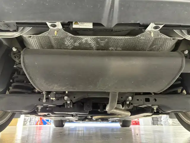 レクサス ＣＴ 200h バージョンL 滋賀県 2014(平26)年 7.3万km ホワイトパールクリスタルシャイン 純正ナビ/（CD/DVD/BT/フルセグTV/SD）/プリクラッシュセーフティ/レーダークルーズコントロール/バックカメラ/ビルトインETC/レザーシート/前席シートヒーター/パワーシート/パドルシフト/純正フロアマット/LEDヘッドライト/純正17インチAW