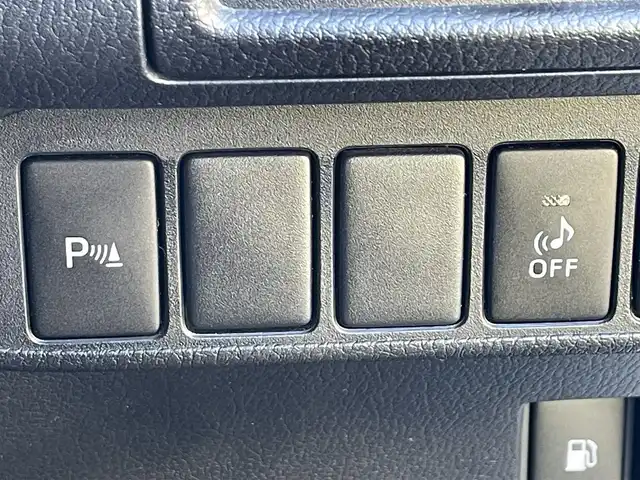 レクサス ＣＴ 200h バージョンL 滋賀県 2014(平26)年 7.3万km ホワイトパールクリスタルシャイン 純正ナビ/（CD/DVD/BT/フルセグTV/SD）/プリクラッシュセーフティ/レーダークルーズコントロール/バックカメラ/ビルトインETC/レザーシート/前席シートヒーター/パワーシート/パドルシフト/純正フロアマット/LEDヘッドライト/純正17インチAW