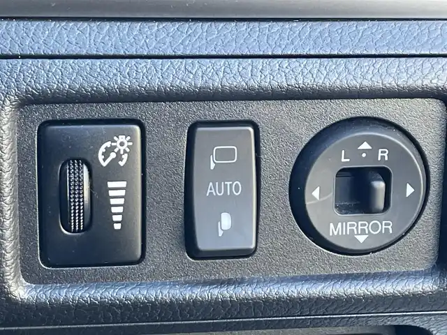 レクサス ＣＴ 200h バージョンL 滋賀県 2014(平26)年 7.3万km ホワイトパールクリスタルシャイン 純正ナビ/（CD/DVD/BT/フルセグTV/SD）/プリクラッシュセーフティ/レーダークルーズコントロール/バックカメラ/ビルトインETC/レザーシート/前席シートヒーター/パワーシート/パドルシフト/純正フロアマット/LEDヘッドライト/純正17インチAW