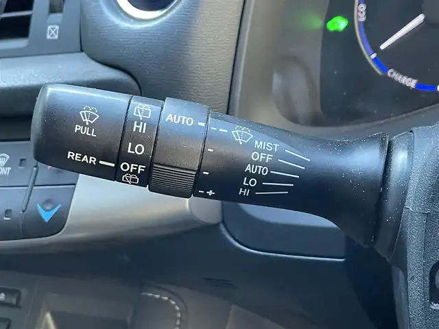 レクサス ＣＴ 200h バージョンL 滋賀県 2014(平26)年 7.3万km ホワイトパールクリスタルシャイン 純正ナビ/（CD/DVD/BT/フルセグTV/SD）/プリクラッシュセーフティ/レーダークルーズコントロール/バックカメラ/ビルトインETC/レザーシート/前席シートヒーター/パワーシート/パドルシフト/純正フロアマット/LEDヘッドライト/純正17インチAW