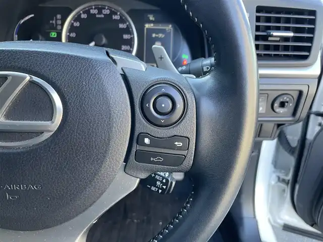 レクサス ＣＴ 200h バージョンL 滋賀県 2014(平26)年 7.3万km ホワイトパールクリスタルシャイン 純正ナビ/（CD/DVD/BT/フルセグTV/SD）/プリクラッシュセーフティ/レーダークルーズコントロール/バックカメラ/ビルトインETC/レザーシート/前席シートヒーター/パワーシート/パドルシフト/純正フロアマット/LEDヘッドライト/純正17インチAW