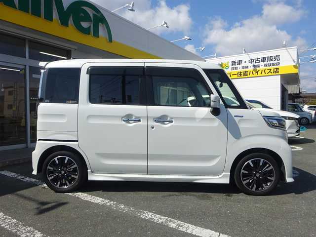 スズキ スペーシア カスタム HYBRID XS ターボ 静岡県 2019(令1)年 3.8万km ピュアホワイトP ワンオーナー/禁煙車/ターボ車/車検令和8年5月28日まで/両側パワースライドドア/運転席シートヒーター/KENWOOD SDナビ（MDVーM705）/（CD/DVD/SD/USB/BT/フルセグTV)/2列目ロールサンシェード/運転席・助手席シートバックテーブル/プッシュスタート・スマートキー/革巻きステアリング/パドルシフト/社外ETC/コムテックドラレコ（前後）/セーフティサポート/・デュアルセンサーブレーキサポート/・車線逸脱警報機能/・先行車発進お知らせ機能/・後退時ブレーキサポート/・リアパーキングセンサー/・誤発進抑制機能/・ふらつき警報機能/・ハイビームアシスト/・後方誤発進抑制機能/ウインカー付き電動格納ミラー/LEDヘッドライト/スペアキー/保証書・取扱説明書