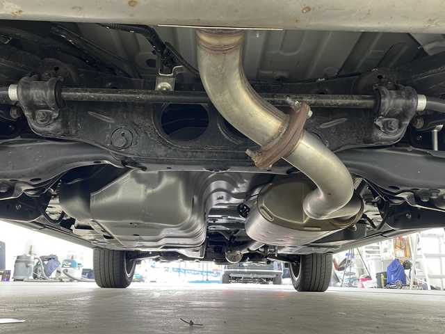 レクサス ＲＸ 300 Fスポーツ 大阪府 2020(令2)年 3.8万km ホワイトノーヴァガラスフレーク ワンオーナー/サンルーフ/革シート/前席シートヒーター/前席エアシート/前席パワーシート/純正SDナビ・フルセグTV/パノラミックビューモニター/パワーバックドア/セーフティシステムプラス/・プリクラッシュセーフティ/・レーントレーシングアシスト/・レーダークルーズコントロール/・ロードサインアシスト/・先行車発進告知機能/純正２０インチアルミホイール/LEDヘッドライト/パドルシフト/プッシュスタート/スマートキー×３/ビルトインETC/新車時保証書/取扱説明書