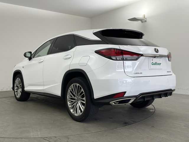 レクサス ＲＸ 300 Fスポーツ 大阪府 2020(令2)年 3.8万km ホワイトノーヴァガラスフレーク ワンオーナー/サンルーフ/革シート/前席シートヒーター/前席エアシート/前席パワーシート/純正SDナビ・フルセグTV/パノラミックビューモニター/パワーバックドア/セーフティシステムプラス/・プリクラッシュセーフティ/・レーントレーシングアシスト/・レーダークルーズコントロール/・ロードサインアシスト/・先行車発進告知機能/純正２０インチアルミホイール/LEDヘッドライト/パドルシフト/プッシュスタート/スマートキー×３/ビルトインETC/新車時保証書/取扱説明書