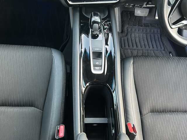 ホンダ ヴェゼル ハイブリッド Z ホンダセンシング 茨城県 2019(平31)年 6.5万km ミッドナイトブルービームM 純正SDナビ/Bluetooth/CD/DVD/フルセグテレビ/バックカメラ/クルーズコントロール/追従機能/LEDオートライト/シートヒーター/ハーフレザー/フロントワイパーデアイサー/ルーフレール/USBポート/プッシュスタート/スマートキー/ビルドインETC