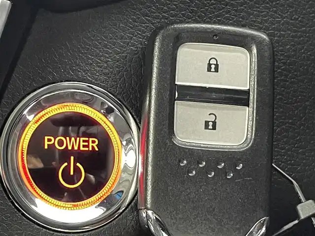 ホンダ ヴェゼル ハイブリッド Z ホンダセンシング 熊本県 2019(平31)年 6.5万km ミッドナイトブルービームM 純正SDナビVXM-195VFEC(Bluetooth/CD/DVD・フルセグ)/ドライブレコーダー/バックカメラ/クルーズコントロール/追従機能/ビルドインETC/前席シートヒーター/衝突軽減ブレーキ/レーンキープアシスト/横滑り防止/ハーフレザーシート/フロントワイパーデアイサー/ルーフレール/USBポート/オートライト/LEDオートライト/純正フロアマット/純正17インチAW/プッシュスタート/スマートキー/保証書/取扱説明書