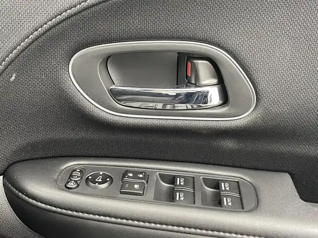 ホンダ ヴェゼル ハイブリッド Z ホンダセンシング 熊本県 2019(平31)年 6.5万km ミッドナイトブルービームM 純正SDナビVXM-195VFEC(Bluetooth/CD/DVD・フルセグ)/ドライブレコーダー/バックカメラ/クルーズコントロール/追従機能/ビルドインETC/前席シートヒーター/衝突軽減ブレーキ/レーンキープアシスト/横滑り防止/ハーフレザーシート/フロントワイパーデアイサー/ルーフレール/USBポート/オートライト/LEDオートライト/純正フロアマット/純正17インチAW/プッシュスタート/スマートキー/保証書/取扱説明書