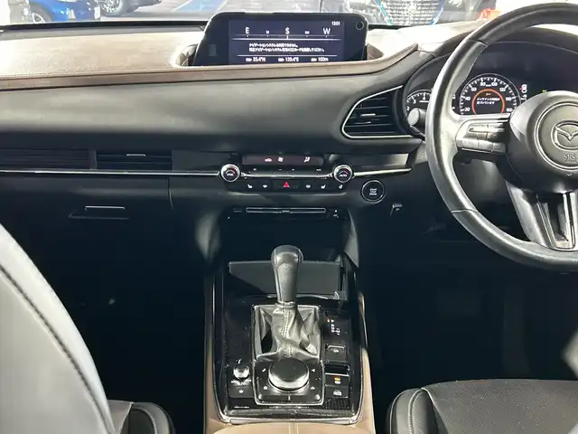 マツダ ＣＸ－３０ 20S Lパッケージ 神奈川県 2019(令1)年 3.1万km ソウルレッドクリスタルM マツダコネクトナビ/SD　DVD　フルセグ　AM　FM　Bluetooth　USB　メモリーオーディオ　HDMI/全方位モニター/BOSEプレミアムサウンド/追従クルーズコントロール/前後ソナー/前後側方接近車両検知/アイドリングストップ/スマートブレーキサポート/アダプティブLEDヘッドライト/ディスタンス＆スピードアラート/パワーバックドア/レザーシート/D席パワーシート/D席メモリーシート/前席シートヒーター/レザーシート/ステアリングヒーター/革巻きステアリング/ドライバーモニタリング/ビルトインETC/電子パーキングブレーキ/ヘッドアップディスプレイ/スマホ連携/スマートキー/プッシュスタート/純正18インチアルミホイル/純正リアスポイラー/デイタイムランニングライト