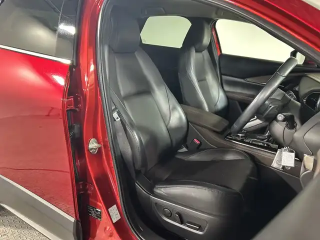 マツダ ＣＸ－３０ 20S Lパッケージ 神奈川県 2019(令1)年 3.1万km ソウルレッドクリスタルM マツダコネクトナビ/SD　DVD　フルセグ　AM　FM　Bluetooth　USB　メモリーオーディオ　HDMI/全方位モニター/BOSEプレミアムサウンド/追従クルーズコントロール/前後ソナー/前後側方接近車両検知/アイドリングストップ/スマートブレーキサポート/アダプティブLEDヘッドライト/ディスタンス＆スピードアラート/パワーバックドア/レザーシート/D席パワーシート/D席メモリーシート/前席シートヒーター/レザーシート/ステアリングヒーター/革巻きステアリング/ドライバーモニタリング/ビルトインETC/電子パーキングブレーキ/ヘッドアップディスプレイ/スマホ連携/スマートキー/プッシュスタート/純正18インチアルミホイル/純正リアスポイラー/デイタイムランニングライト