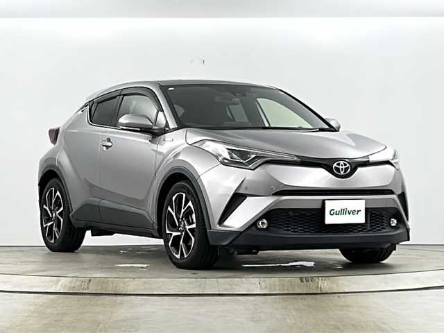 トヨタ Ｃ－ＨＲ ハイブリッド 1．8G 愛知県 2019(平31)年 1.3万km メタルストリームM 純正9インチナビ（NSZT-Y68T）/（フルセグ/ＣＤ/ＤＶＤ/Ｂｌｕｅｔｏｏｔｈ）　/バックカメラ　/ビルトインＥＴＣ2.0/純正ドライブレコーダー　/衝突軽減ブレーキ/ハーフレザーシート/シートヒーター/レーンキープアシスト　/レーダークルーズコントロール　/シートヒーター/LEDヘッドライト/オートハイビーム/オートライト/純正アルミホイール/純正フロアマット