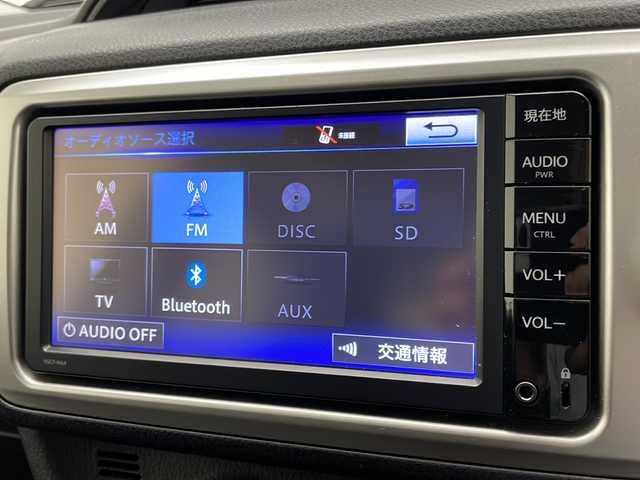 トヨタ ヴィッツ F 宮崎県 2015(平27)年 8.1万km ホワイトパールクリスタルシャイン 純正ナビ(NSCP-W64)/AM/FM/BT/ワンセグ/アイドリングストップ/横滑り防止装置/スマートキー　スペア1本/バックカメラ/プッシュスターター/フロアマット/ドアバイザー