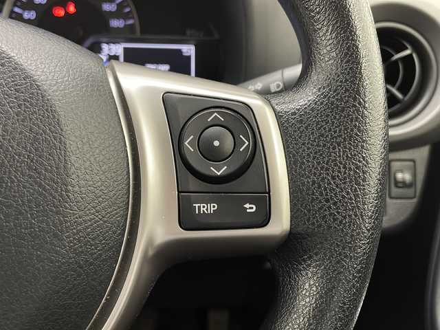 トヨタ ヴィッツ F 宮崎県 2015(平27)年 8.1万km ホワイトパールクリスタルシャイン 純正ナビ(NSCP-W64)/AM/FM/BT/ワンセグ/アイドリングストップ/横滑り防止装置/スマートキー　スペア1本/バックカメラ/プッシュスターター/フロアマット/ドアバイザー