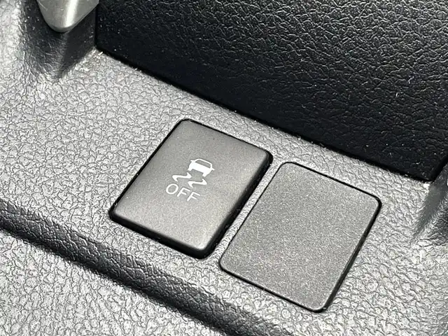 トヨタ カローラ フィールダー 1．5G 岡山県 2012(平24)年 3.9万km スーパーホワイトⅡ 登録時走行距離38.127km/純正ナビ：NSCD-W62/(AM/FM/TV/Bluetooth)/ビルトインETC/スペアキー/オートエアコン/ヘッドライトレベライザー/ステアリングスイッチ/電動格納ミラー/ドアバイザー/リモコンキー/取扱説明書/メンテナンスノート