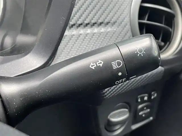 トヨタ カローラ フィールダー 1．5G 岡山県 2012(平24)年 3.9万km スーパーホワイトⅡ 登録時走行距離38.127km/純正ナビ：NSCD-W62/(AM/FM/TV/Bluetooth)/ビルトインETC/スペアキー/オートエアコン/ヘッドライトレベライザー/ステアリングスイッチ/電動格納ミラー/ドアバイザー/リモコンキー/取扱説明書/メンテナンスノート