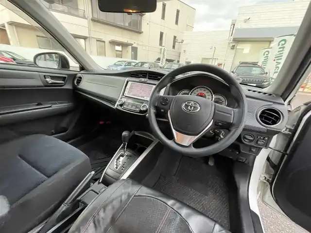 トヨタ カローラ フィールダー 1．5G 岡山県 2012(平24)年 3.9万km スーパーホワイトⅡ 登録時走行距離38.127km/純正ナビ：NSCD-W62/(AM/FM/TV/Bluetooth)/ビルトインETC/スペアキー/オートエアコン/ヘッドライトレベライザー/ステアリングスイッチ/電動格納ミラー/ドアバイザー/リモコンキー/取扱説明書/メンテナンスノート