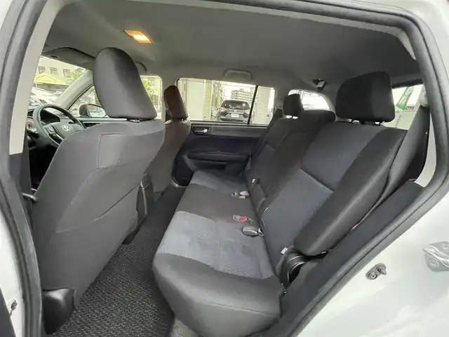 トヨタ カローラ フィールダー 1．5G 岡山県 2012(平24)年 3.9万km スーパーホワイトⅡ 登録時走行距離38.127km/純正ナビ：NSCD-W62/(AM/FM/TV/Bluetooth)/ビルトインETC/スペアキー/オートエアコン/ヘッドライトレベライザー/ステアリングスイッチ/電動格納ミラー/ドアバイザー/リモコンキー/取扱説明書/メンテナンスノート