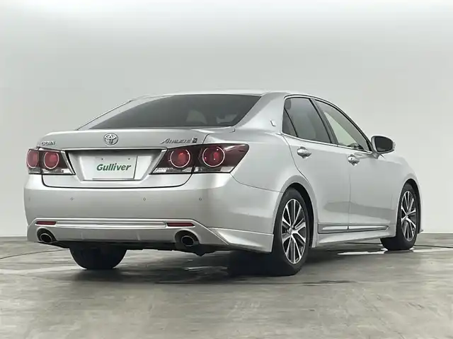 トヨタ クラウン アスリート S-T 福島県 2015(平27)年 4.7万km シルバーM トヨタセーフティセンス/・プリクラッシュセーフティシステム/・レーンディパーチャーアラート /・レーダークルーズコントロール/・アダプティブハイビーム/・オートマチックハイビーム/・盗難防止装置/純正SDナビゲーション/【TV/BT/CD/DVD/AM・FM/AUX/】/・バックカメラ/ETC/コーナーセンサー前後/レザーシート/・パワーシート（D席・N席）/・シートヒーター/・エアシート/プッシュスタート/・スマートキー/・スペアキー/LEDライト/・オートライト/・フォグランプ/革巻きステアリング/・ステアリングスイッチ/パドルシフト/純正フロアマット/電動格納ウィンカーミラー/詰め込み冬タイヤ/カーテンエアバック