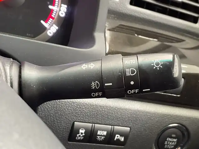 トヨタ アルファード 240S タイプゴールドⅡ 栃木県 2014(平26)年 3.1万km ホワイトパールクリスタルシャイン アルパイン製ナビ(EX1000)/(フルセグTV・Bluetooth・CD・SD)/バックカメラ/フリップダウンモニター/ドライブレコーダー/前後コーナーセンサー/オットマン/ウォークスルー/電動リアゲート/社外マフラー/ローダウン/両側パワースライドドア/ビルトインETC/スマートキー/スペアキー1本/HIDヘッドライト/オートライト/ドアバイザー/取扱説明書