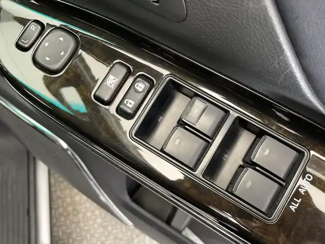 トヨタ アルファード 240S タイプゴールドⅡ 栃木県 2014(平26)年 3.1万km ホワイトパールクリスタルシャイン アルパイン製ナビ(EX1000)/(フルセグTV・Bluetooth・CD・SD)/バックカメラ/フリップダウンモニター/ドライブレコーダー/前後コーナーセンサー/オットマン/ウォークスルー/電動リアゲート/社外マフラー/ローダウン/両側パワースライドドア/ビルトインETC/スマートキー/スペアキー1本/HIDヘッドライト/オートライト/ドアバイザー/取扱説明書