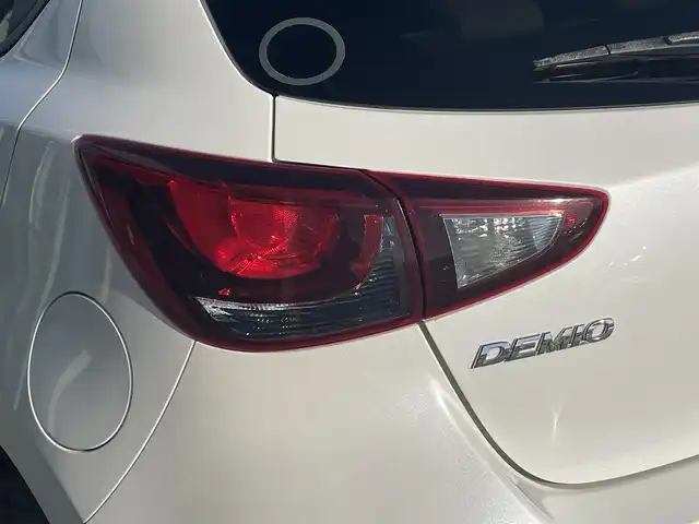 マツダ デミオ XDテーラードブラウン 茨城県 2017(平29)年 6.9万km スノーフレイクホワイトパールマイカ 純正ナビ/バックカメラ/アイドリングストップ/パドルシフト/ステアリングスイッチ/シートヒーターD席＋N席/プッシュスタート/スペアキー1本/横滑り防止装置/盗難防止装置/オートライト/ETC