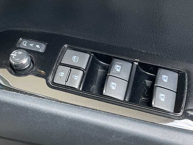 トヨタ アルファード S 福島県 2019(平31)年 7.3万km ホワイトパールクリスタルシャイン ＴＲＤフルエアロ　ＴＲＤアルミホイール　１オーナー　純正９インチナビ　バックカメラ　プリクラッシュ　ビルトインＥＴＣ　クリアランスソナー　クルーズコントロール　ドライブレコーダー　フルセグＴＶ