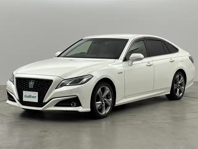 トヨタ クラウン ハイブリッド S Cパッケージ 福岡県 2018(平30)年 6万km ホワイトパールクリスタルシャイン 純正９型ナビ／フルセグＴＶ　/バックカメラ　/レーダークルコン　/パドルシフト　/コーナーセンサー　/トヨタセーフティセンス　/衝突軽減ブレーキ/レーンキープ/ブラインドスポットモニター/アクセル踏み間違い防止　/ステアリングヒーター　/シートヒーター　/パワーシート/純正１８インチＡＷ