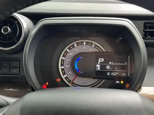 スズキ スペーシア ギア マイスタイル 奈良県 2023(令5)年 1.7万km シフォンアイボリーメタリック ワンオーナー/純正9インチナビ/（フルセグ/BT/CD/DVD）/レーダークルーズコントロール/アラウンドビューモニター/後方コーナーセンサー/衝突軽減システム/レーンキープアシスト/両側パワースライドドア/前席シートヒーター/後席サンシェード/前後ドライブレコーダー（ZDR035）/ETC/保証書/取り扱い説明書/スペアキーX1