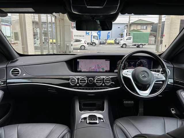 メルセデス・ベンツ Ｓ４００ AMGライン 大阪府 2017(平29)年 1.8万km ダイヤモンドホワイト サンルーフ/黒革シート/冷暖エアシート/パワーシート/パワートランク/純正ナビ フルセグTV BT USB/全方位カメラ/ビルトインETC/衝突被害軽減ブレーキ/レーダークルーズコントロール/レーンアシスト/ブラインドスポットモニタ/オートマチックハイビーム/LEDオートヘッドライト/リアフォグ/コーナーセンサー/スマートキー 2個/ステアリングリモコン/19インチアルミホイール/W サイド カーテン エアバッグ/保証書 取説/禁煙車