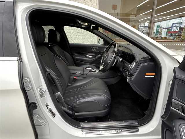 メルセデス・ベンツ Ｓ４００ AMGライン 大阪府 2017(平29)年 1.8万km ダイヤモンドホワイト サンルーフ/黒革シート/冷暖エアシート/パワーシート/パワートランク/純正ナビ フルセグTV BT USB/全方位カメラ/ビルトインETC/衝突被害軽減ブレーキ/レーダークルーズコントロール/レーンアシスト/ブラインドスポットモニタ/オートマチックハイビーム/LEDオートヘッドライト/リアフォグ/コーナーセンサー/スマートキー 2個/ステアリングリモコン/19インチアルミホイール/W サイド カーテン エアバッグ/保証書 取説/禁煙車