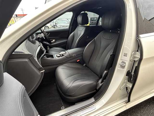 メルセデス・ベンツ Ｓ４００ AMGライン 大阪府 2017(平29)年 1.8万km ダイヤモンドホワイト サンルーフ/黒革シート/冷暖エアシート/パワーシート/パワートランク/純正ナビ フルセグTV BT USB/全方位カメラ/ビルトインETC/衝突被害軽減ブレーキ/レーダークルーズコントロール/レーンアシスト/ブラインドスポットモニタ/オートマチックハイビーム/LEDオートヘッドライト/リアフォグ/コーナーセンサー/スマートキー 2個/ステアリングリモコン/19インチアルミホイール/W サイド カーテン エアバッグ/保証書 取説/禁煙車