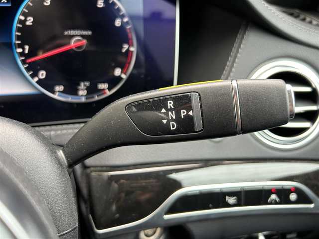 メルセデス・ベンツ Ｓ４００ AMGライン 大阪府 2017(平29)年 1.8万km ダイヤモンドホワイト サンルーフ/黒革シート/冷暖エアシート/パワーシート/パワートランク/純正ナビ フルセグTV BT USB/全方位カメラ/ビルトインETC/衝突被害軽減ブレーキ/レーダークルーズコントロール/レーンアシスト/ブラインドスポットモニタ/オートマチックハイビーム/LEDオートヘッドライト/リアフォグ/コーナーセンサー/スマートキー 2個/ステアリングリモコン/19インチアルミホイール/W サイド カーテン エアバッグ/保証書 取説/禁煙車