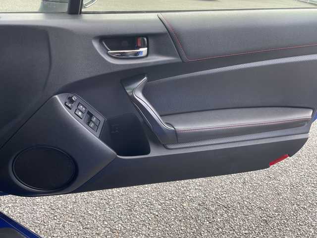 スバル ＢＲＺ R 福岡県 2015(平27)年 8.6万km WRブルーパール 社外ナビ/（Bluetooth/TV/AM/FM/CD/DVD）/バックカメラ/純正16インチアルミホイール/ETC/横滑り防止装置/純正フロアマット/ISOFIX/電格ミラー/保証書/取扱説明書