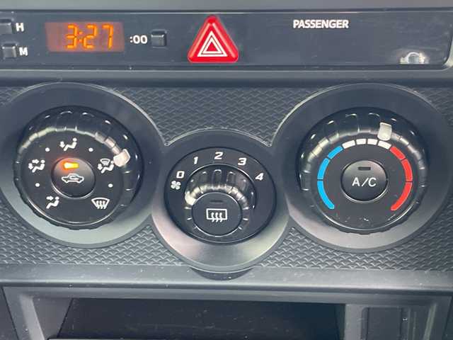 スバル ＢＲＺ R 福岡県 2015(平27)年 8.6万km WRブルーパール 社外ナビ/（Bluetooth/TV/AM/FM/CD/DVD）/バックカメラ/純正16インチアルミホイール/ETC/横滑り防止装置/純正フロアマット/ISOFIX/電格ミラー/保証書/取扱説明書