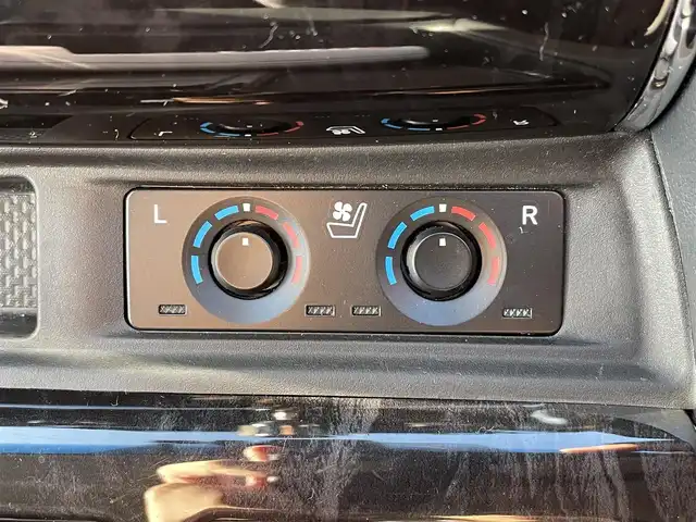 トヨタ アルファード S Cパッケージ 千葉県 2019(令1)年 5万km ホワイトパールクリスタルシャイン モデリスタエアロ(F/S/R)/モデリスタシグネチャーイルミブレード/サンルーフ/黒レザーシート/純正9インチSDナビ【NSZT-Y68T】/・CD/DVD/MSV/Bluetooth/フルセグ/純正12.1インチフリップダウンモニター【V12T-R68C】/デジタルインナーミラー/両後パワースライドドア/パワーバックドア/前席パワーシート/前席シートヒーター/前席シートベンチレーション/トヨタセーフティーセンス/・プリクラッシュセーフティー/・レーンディパーチャーアラート/・パーキングサポートブレーキ/・ブラインドスポットモニター/・ロードサインアシスト/・オートマチックハイビーム/・アダプティブクルーズコントロール/スマートキー/前後コーナーセンサー/ローダウン/社外21インチアルミホイール/ステアリングヒーター/純正LED三眼ヘッドライト/フォグランプ/社外ドライブレコーダー/ビルトインETC2.0/サイド＆カーテンエアバッグ