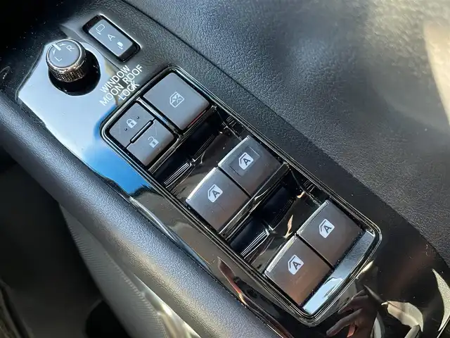 トヨタ アルファード S Cパッケージ 千葉県 2019(令1)年 5万km ホワイトパールクリスタルシャイン モデリスタエアロ(F/S/R)/モデリスタシグネチャーイルミブレード/サンルーフ/黒レザーシート/純正9インチSDナビ【NSZT-Y68T】/・CD/DVD/MSV/Bluetooth/フルセグ/純正12.1インチフリップダウンモニター【V12T-R68C】/デジタルインナーミラー/両後パワースライドドア/パワーバックドア/前席パワーシート/前席シートヒーター/前席シートベンチレーション/トヨタセーフティーセンス/・プリクラッシュセーフティー/・レーンディパーチャーアラート/・パーキングサポートブレーキ/・ブラインドスポットモニター/・ロードサインアシスト/・オートマチックハイビーム/・アダプティブクルーズコントロール/スマートキー/前後コーナーセンサー/ローダウン/社外21インチアルミホイール/ステアリングヒーター/純正LED三眼ヘッドライト/フォグランプ/社外ドライブレコーダー/ビルトインETC2.0/サイド＆カーテンエアバッグ