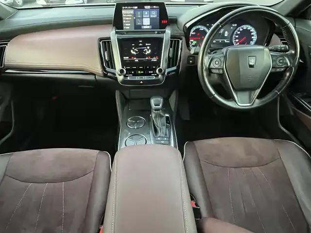 トヨタ クラウン ハイブリッド RS アドバンス 岡山県 2019(平31)年 9.9万km ホワイトパールクリスタルシャイン 登録時走行距離98483km/純正ナビ/フルセグTV(AM/FM/CD/DVD/Bluetooth)/バックカメラ/ビルトインETC/ヘッドアップディスプレイ/ドライブレコーダー/トヨタセーフティセンス/・ブラインドスポットモニター/・レーダークルーズコントロール/・オートマチックハイビーム/・プリクラッシュセーフティ/・レーンディバーチャーアラート/横滑り防止装置/オートブレーキホールド/D/N席パワーシート/D/N席シートヒーター/ステアリングヒーター/ハーフレザーシート/シートメモリー/フロアマット/18インチ純正AW