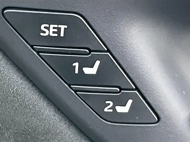 トヨタ クラウン ハイブリッド RS アドバンス 岡山県 2019(平31)年 9.9万km ホワイトパールクリスタルシャイン 登録時走行距離98483km/純正ナビ/フルセグTV(AM/FM/CD/DVD/Bluetooth)/バックカメラ/ビルトインETC/ヘッドアップディスプレイ/ドライブレコーダー/トヨタセーフティセンス/・ブラインドスポットモニター/・レーダークルーズコントロール/・オートマチックハイビーム/・プリクラッシュセーフティ/・レーンディバーチャーアラート/横滑り防止装置/オートブレーキホールド/D/N席パワーシート/D/N席シートヒーター/ステアリングヒーター/ハーフレザーシート/シートメモリー/フロアマット/18インチ純正AW