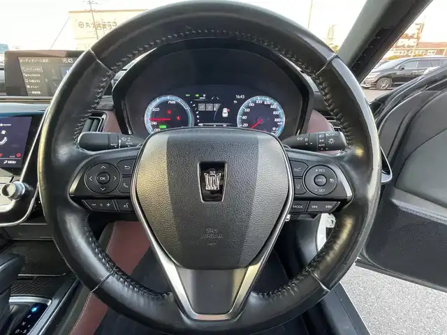 トヨタ クラウン ハイブリッド RS アドバンス 岡山県 2019(平31)年 9.9万km ホワイトパールクリスタルシャイン 登録時走行距離98483km/純正ナビ/フルセグTV(AM/FM/CD/DVD/Bluetooth)/バックカメラ/ビルトインETC/ヘッドアップディスプレイ/ドライブレコーダー/トヨタセーフティセンス/・ブラインドスポットモニター/・レーダークルーズコントロール/・オートマチックハイビーム/・プリクラッシュセーフティ/・レーンディバーチャーアラート/横滑り防止装置/オートブレーキホールド/D/N席パワーシート/D/N席シートヒーター/ステアリングヒーター/ハーフレザーシート/シートメモリー/フロアマット/18インチ純正AW