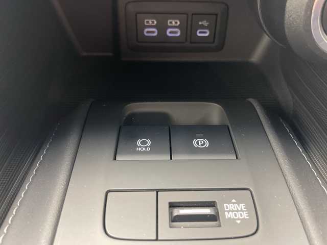 トヨタ ハリアー G 愛知県 2023(令5)年 1.3万km プラチナホワイトパールマイカ ワンオーナー/純正12.3インチナビ/USB/Miracast/Bluetooth/フルセグテレビ/バックカメラ/ドライブレコーダー/セーフティセンス/・プリクラッシュセーフティ/・レーダークルーズコントロール/・ロードサインアシスト/・ドライバー異常時対応システム/・横断歩行者検知機能/・緊急時操舵支援/・レーントレーシングアシスト/・アダプティブハイビーム/パーキングサポートブレーキ/ブラインドスポットモニター/パワーバックドア/ETC2.0/デジタルインナーミラー(ドラレコ付)/ハーフレザーシート/LEDヘッドライト