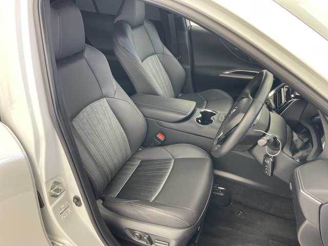 トヨタ ハリアー G 愛知県 2023(令5)年 1.3万km プラチナホワイトパールマイカ ワンオーナー/純正12.3インチナビ/USB/Miracast/Bluetooth/フルセグテレビ/バックカメラ/ドライブレコーダー/セーフティセンス/・プリクラッシュセーフティ/・レーダークルーズコントロール/・ロードサインアシスト/・ドライバー異常時対応システム/・横断歩行者検知機能/・緊急時操舵支援/・レーントレーシングアシスト/・アダプティブハイビーム/パーキングサポートブレーキ/ブラインドスポットモニター/パワーバックドア/ETC2.0/デジタルインナーミラー(ドラレコ付)/ハーフレザーシート/LEDヘッドライト