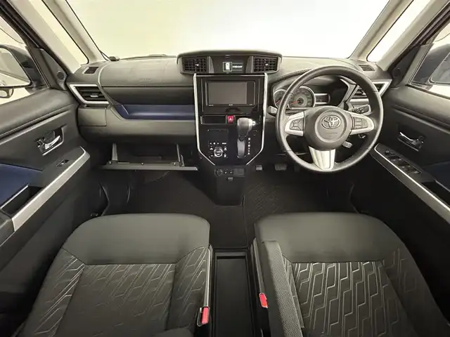 トヨタ ルーミー カスタムG 道央・札幌 2019(令1)年 0.7万km パールホワイトⅢ ・４WD/・寒冷地仕様/・社外ＳＤナビゲーション（AVN-R9W）/　ＣＤ／ＤＶＤ／ＳＤ／フルセグ／ＢＴ/・バックカメラ/・ETC/・両側パワースライドドア/・純正エンジンスターター/・前後コーナーセンサー/・横滑り防止装置/・衝突軽減ブレーキ/・先行車発進通知/・前後コーナーセンサー/・社外ドライブレコーダー前方録画/・クルーズコントロール/・前席シートヒーター/・純正AW14インチ/・スマートキー/・プッシュスタート/・純正フロアマット/・ウォークスルー/・オートライト/・LEDヘッドライト/・フロントフォグランプ/・レーンキープアシスト/・２列目サンシェード/・ワイパーデアイサー/・ステアリングスイッチ