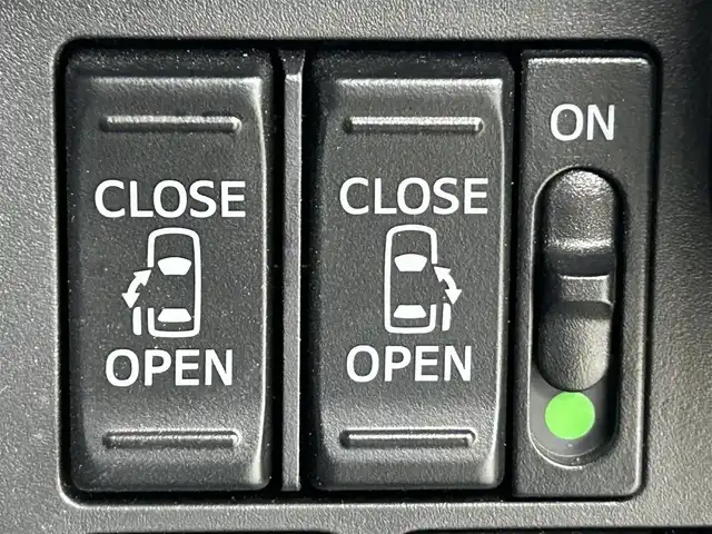 トヨタ ルーミー カスタムG 道央・札幌 2019(令1)年 0.7万km パールホワイトⅢ ・４WD/・寒冷地仕様/・社外ＳＤナビゲーション（AVN-R9W）/　ＣＤ／ＤＶＤ／ＳＤ／フルセグ／ＢＴ/・バックカメラ/・ETC/・両側パワースライドドア/・純正エンジンスターター/・前後コーナーセンサー/・横滑り防止装置/・衝突軽減ブレーキ/・先行車発進通知/・前後コーナーセンサー/・社外ドライブレコーダー前方録画/・クルーズコントロール/・前席シートヒーター/・純正AW14インチ/・スマートキー/・プッシュスタート/・純正フロアマット/・ウォークスルー/・オートライト/・LEDヘッドライト/・フロントフォグランプ/・レーンキープアシスト/・２列目サンシェード/・ワイパーデアイサー/・ステアリングスイッチ