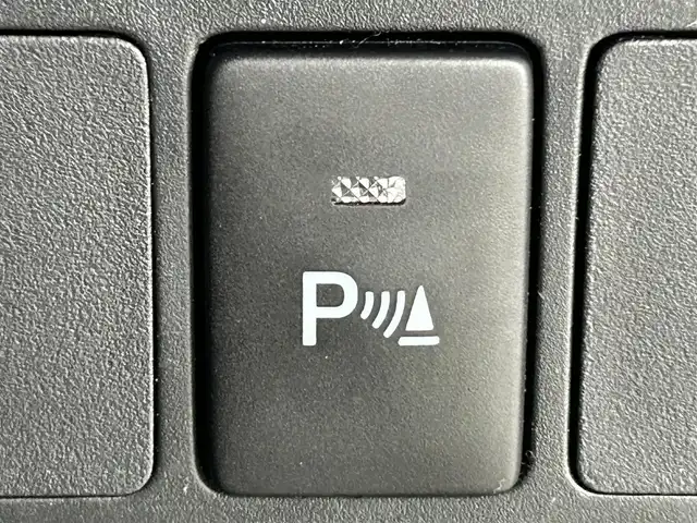 トヨタ ルーミー カスタムG 道央・札幌 2019(令1)年 0.7万km パールホワイトⅢ ・４WD/・寒冷地仕様/・社外ＳＤナビゲーション（AVN-R9W）/　ＣＤ／ＤＶＤ／ＳＤ／フルセグ／ＢＴ/・バックカメラ/・ETC/・両側パワースライドドア/・純正エンジンスターター/・前後コーナーセンサー/・横滑り防止装置/・衝突軽減ブレーキ/・先行車発進通知/・前後コーナーセンサー/・社外ドライブレコーダー前方録画/・クルーズコントロール/・前席シートヒーター/・純正AW14インチ/・スマートキー/・プッシュスタート/・純正フロアマット/・ウォークスルー/・オートライト/・LEDヘッドライト/・フロントフォグランプ/・レーンキープアシスト/・２列目サンシェード/・ワイパーデアイサー/・ステアリングスイッチ