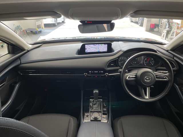 マツダ ＣＸ－３０ 20S プロアクティブ 兵庫県 2021(令3)年 4.1万km ジェットブラックマイカ ・純正10.25インチナビ/Bluetooth/USB/HDMI/TV//Apple CarPlay/Android Auto/・バックカメラ/・ビルトインETC/・スマートブレーキサポート/・パーキングセンサー/・ディスタンス＆スピードアラート/・レーンキープアシストシステム/・前後側方接近車両検知/・車線逸脱警報システム/・ブラインドスポットモニタリング/・速度標識警報/・アダプティブドライビングディスプレイ/・レーダークルーズコントロール/・オートマチックハイビーム/・ＬＥＤヘッドライト/・オートライト/・パドルシフト/・ステアリングスイッチ/・パワーバックドア/・純正18インチアルミホイール/・純正フロアマット/・スマートキー