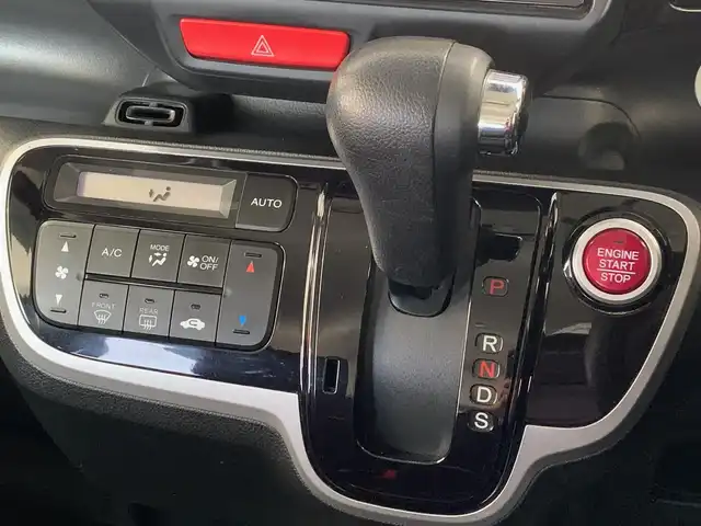 ホンダ Ｎ ＢＯＸ カスタム ターボ SSパッケージ 福井県 2015(平27)年 7.3万km プレミアムゴールドパープルパール (株)IDOMが運営する【じしゃロン福井店】の自社ローン専用車両になりますこちらは現金またはオートローンご利用時の価格です。自社ローンご希望の方は別途その旨お申付け下さい/純正8インチナビ/フルセグTV・DVD・BT/バックカメラ/両側パワースライドドア/ドライブレコーダー/クルーズコントロール/CTBA/革巻きステアリング/HID/ETC