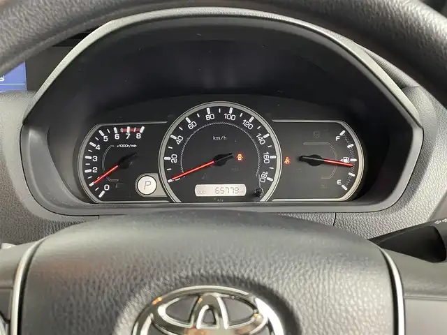 トヨタ ヴォクシー X 道央・札幌 2015(平27)年 6.6万km ブラッキッシュアゲハガラスフレーク ・４WD/・寒冷地仕様/・純正ナビ/　CD/DVD/SD/BT/フルセグ/・バックカメラ/・ビルトインETC/・ミラー型ドライブレコーダー/・両側パワースライドドア/・アイドリングストップ/・LEDヘッドライト/・オートライト/・プッシュスタート/・スマートキー/・スマートキー一体型エンスタ/・純正フロアマット/・ドアバイザー/・社外AW付スタッドレス積込/　（195/65/R15）