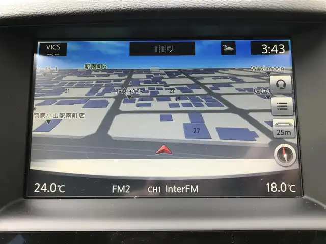 日産 スカイライン 200GT－t 栃木県 2014(平26)年 7.3万km クリスタルホワイトパール 株)IDOMが運営する【じしゃロン小山店】の自社ローン専用車両になります。こちらは現金またはオートローンご利用時の価格です。自社ローンご希望の方は別途その旨お申付け下さい//禁煙車/純正フルセグナビ/（CD/DVD/AM/FMラジオ）/(Bluetooth)/スマートキー/プッシュスタート/バックカメラ/クルーズコントロール/ＥＴＣ/パワーシート/アイドリングストップ/ステアリングリモコン/電動格納ドアミラー/パワーウインドウ/防眩ミラー/オートライト